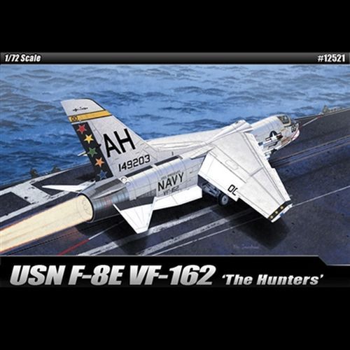 ACADEMY MODEL F-8e Vf-162 The Hunters Usn 1:72 Scale