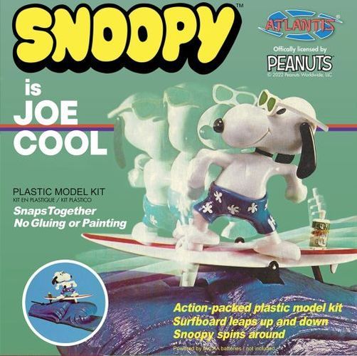 ATLANTIS MODEL Snoopy Is Joe Cool Snap Together Model - 