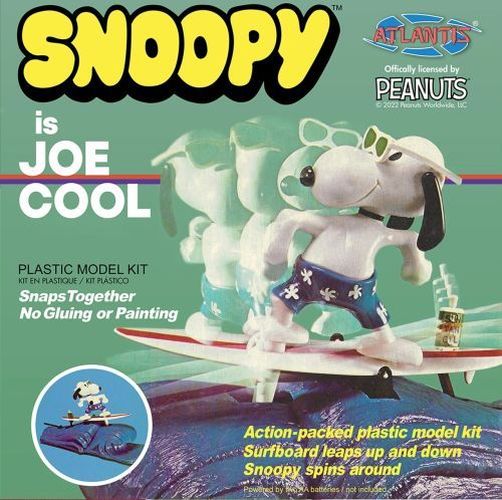 ATLANTIS MODEL Snoopy Is Joe Cool Snap Together Model