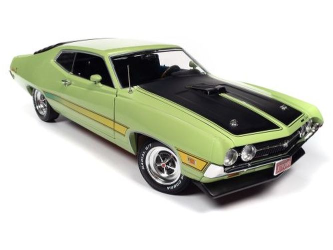AUTO WORLD 1971 Ford Torino Cobra 1:18 Scale Die Cast Car - DIE CAST