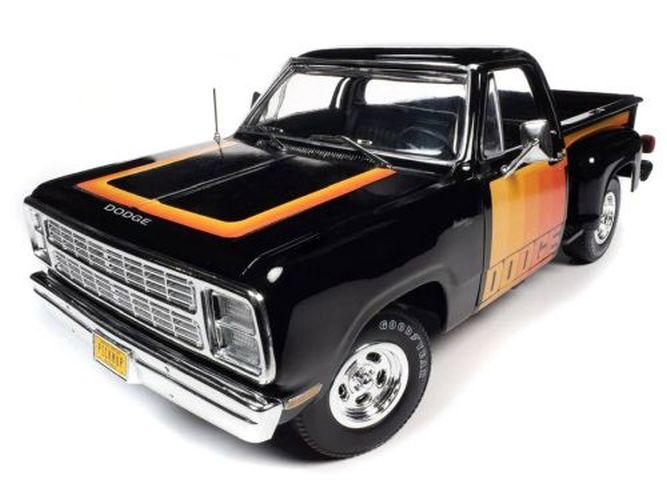 AUTO WORLD 1980 Dodge Pickup Truck Step Side 1:18 Scale Die Cast Car - 