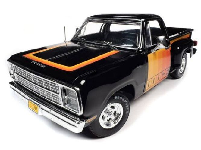 AUTO WORLD 1980 Dodge Pickup Truck Step Side 1:18 Scale Die Cast Car - DIE CAST