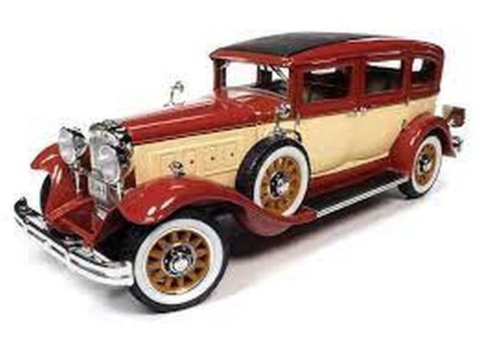AUTO WORLD 1931 Peerless Master 8 Sedan 1:18 Scale Die Cast Car - 