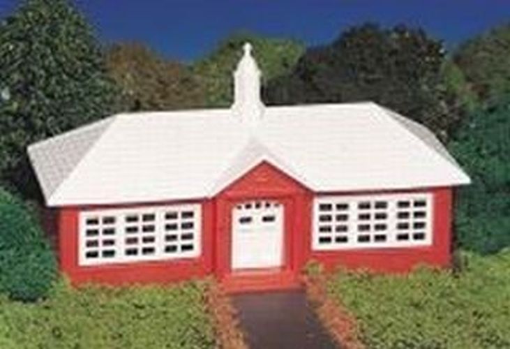 BACHMANN School House Ho - TRAIN