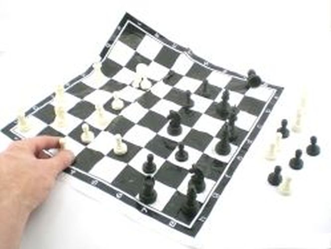 HAMMOND TOYS Plastic Chess Men And Vinyl Mat King Aprox 2.5 Inch Tall - 