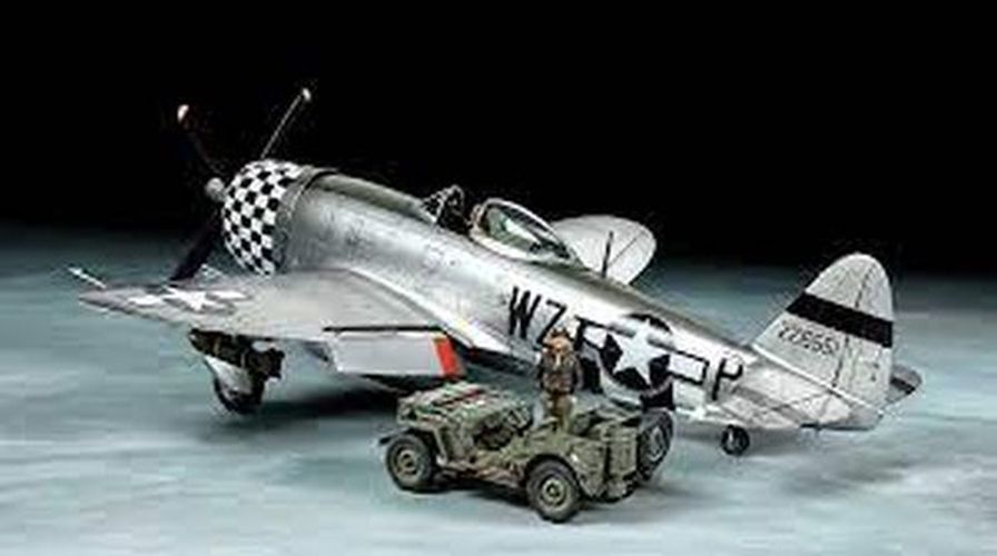 TAMIYA MODEL Republic F-47d Thunderbolt And 4x4 Light Vehicle Car Plastic Model Kit - MODELS
