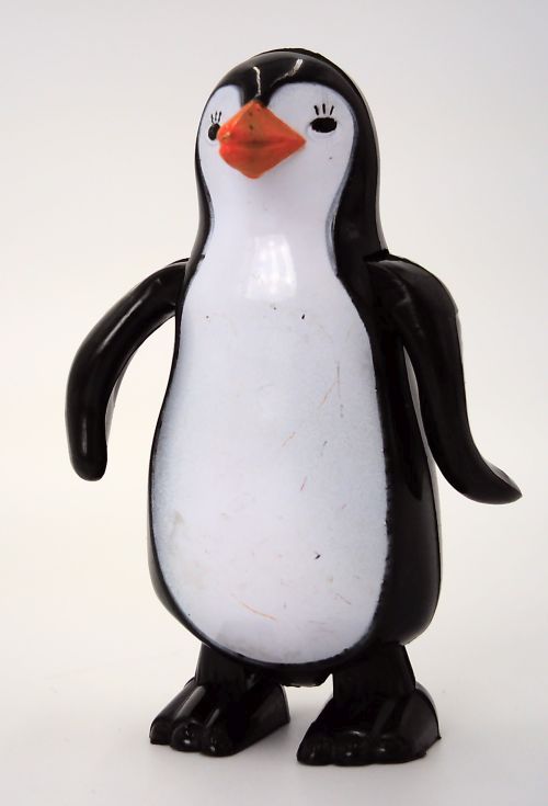 WIND UP TOYS Waldling Penguin Wind Up Toy One Piece - 